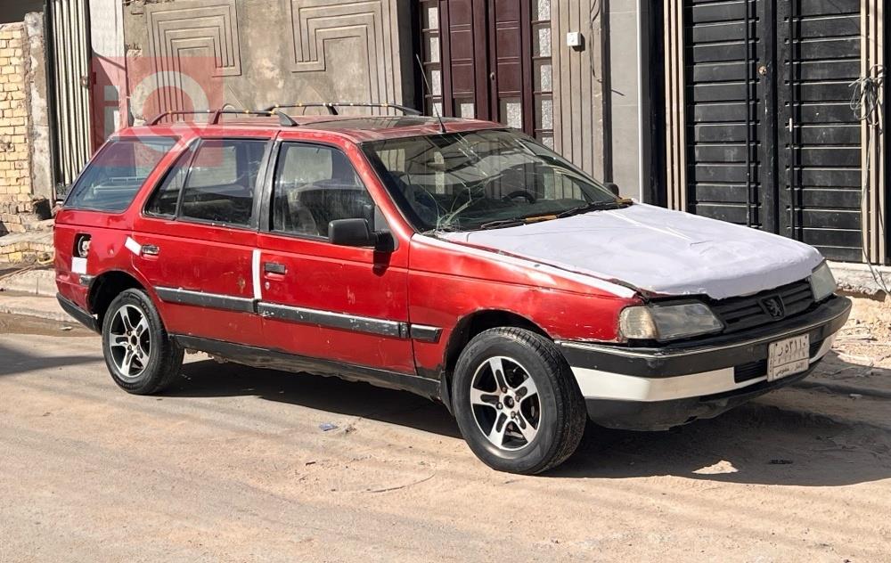 Peugeot 405